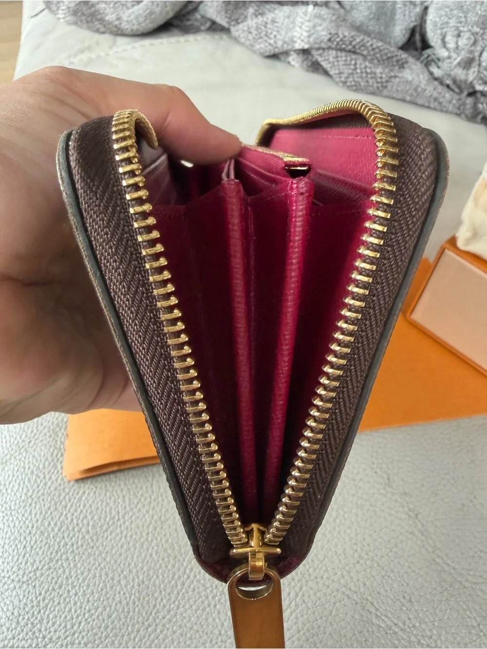 Louis Vuitton Monogram Zip Wallet in Brown and Gold-tone - Picture 4 of 4